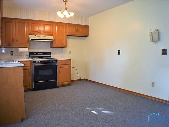 2nd image of 227 N Cherry St