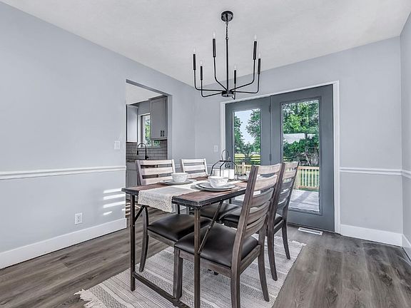 3rd image of 4263 Carthel Dr