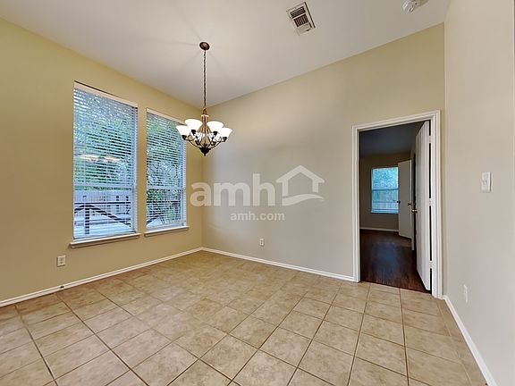 5th image of 809 Dixon Ln