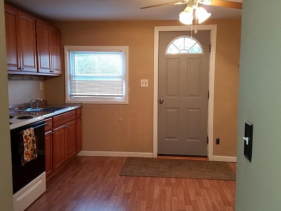 Bright eat in Kitchen