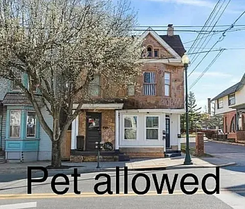 531 W King St #D Photo 1