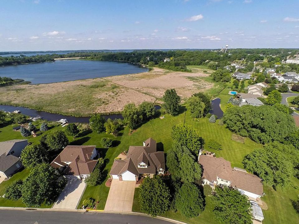 1st image of 209 William Lake Shore Dr