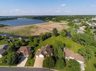 209 William Lake Shore Dr, Waconia, MN 55387