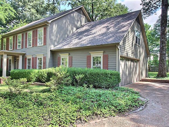 2nd image of 7982 Dovie Ln