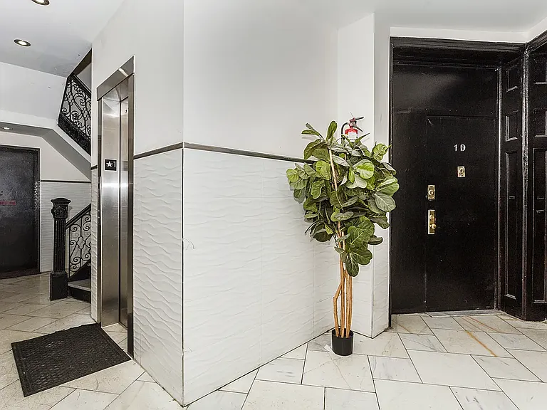 7 W 108th St #2-D — Photo 5