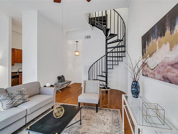 3rd image of 760 Magazine St APT 222