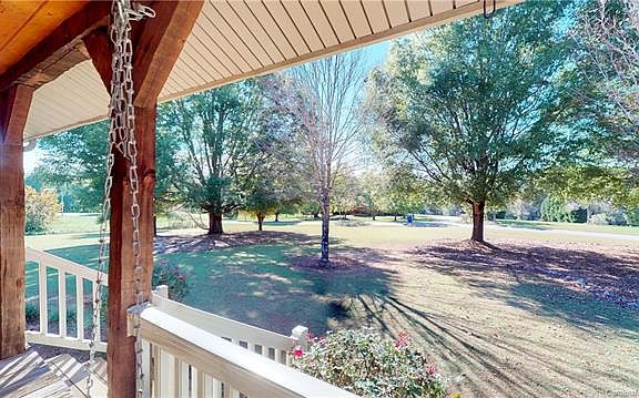 3rd image of 146 Backcreek Ln #12