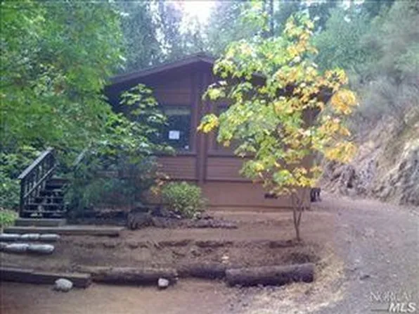 10800 Terrace Dr, Forestville, CA 95436