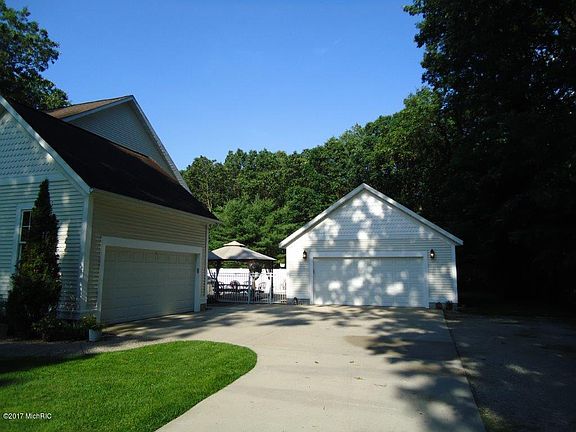 2nd image of 273 W Towering Oaks Cir