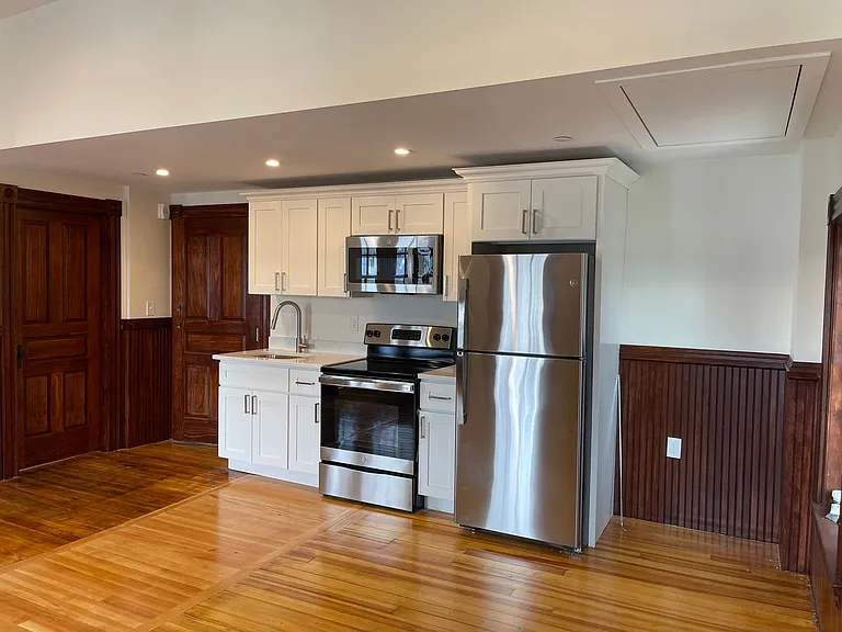 41 Summer St — Photo 14