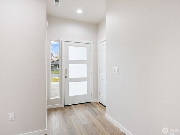 5th image of 533 S Dorsing Street