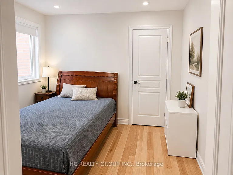 44 Turnhouse Cres — Photo 5