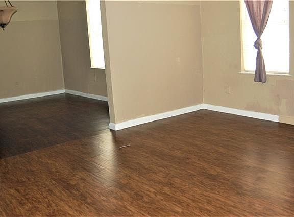 5th image of 639 S Brazos St