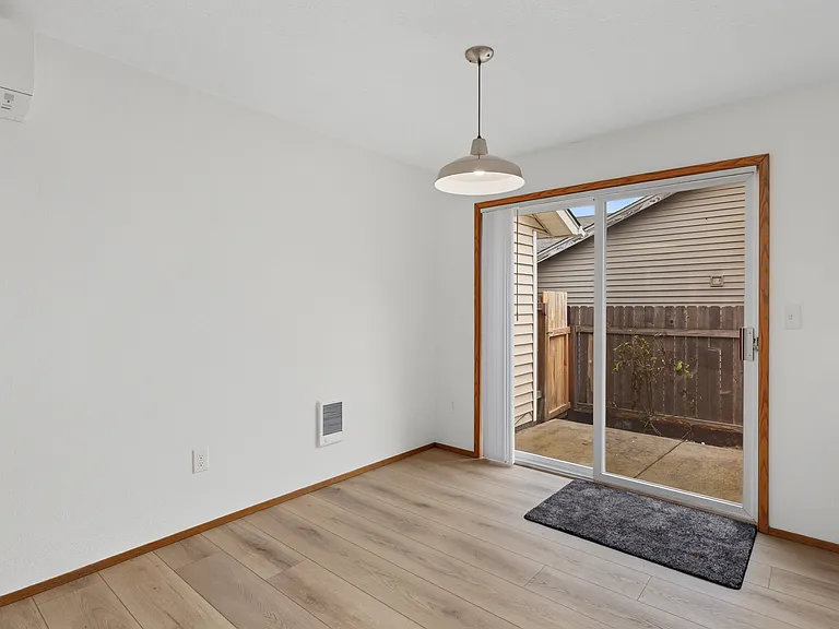 4811 NE 130th Ave — Photo 4