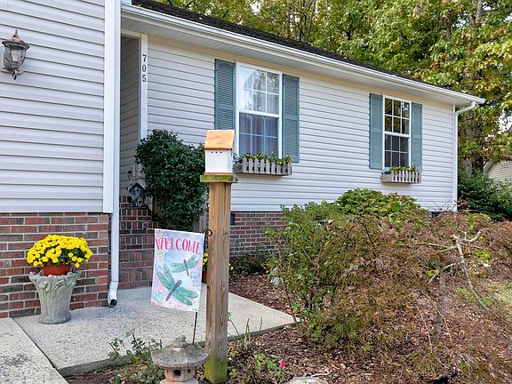 2nd image of 705 Edgeworth Ct