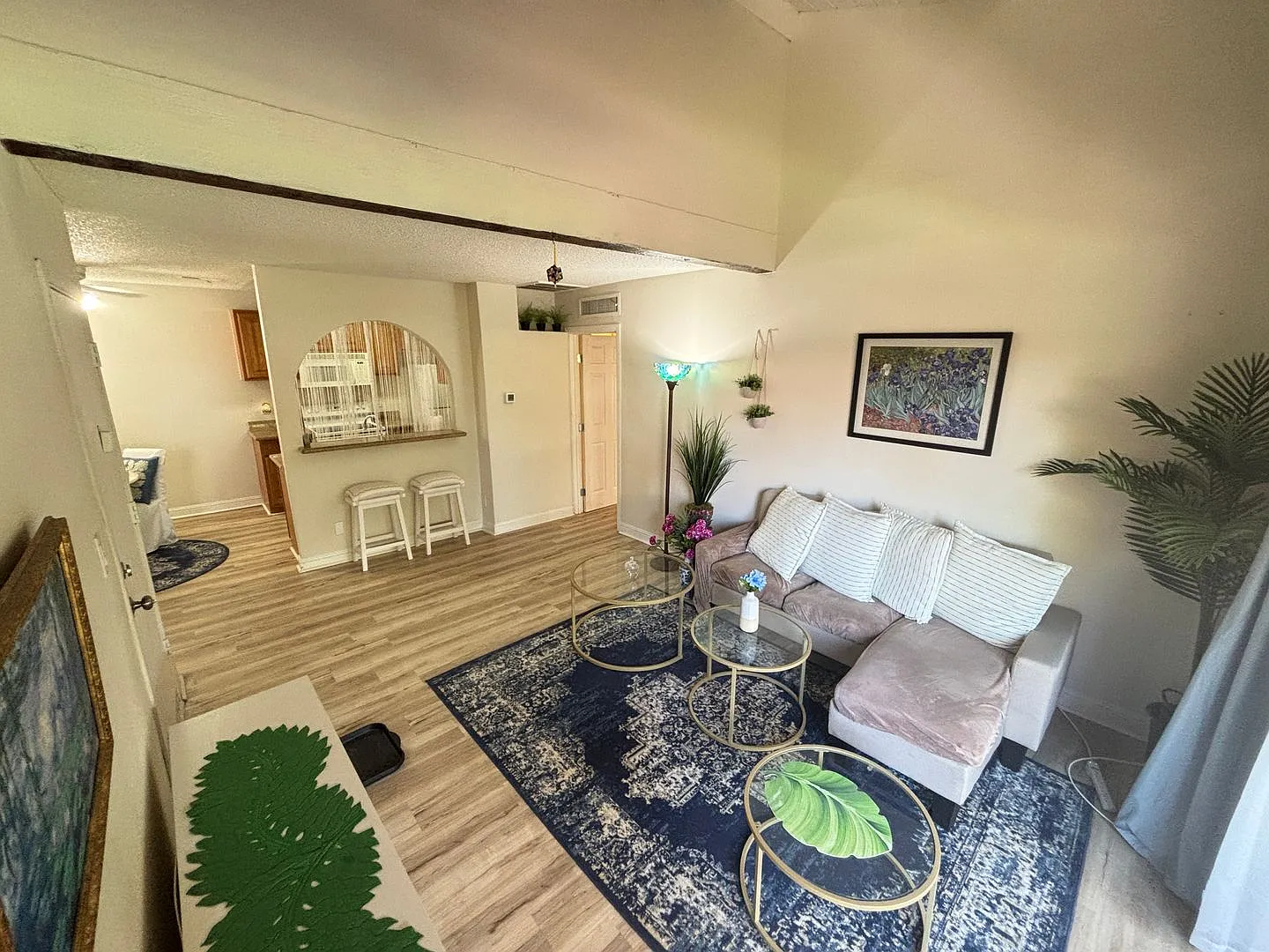 Fully Furnished 1Bed/1Bath Condo in Central Las Vegas Near UNLV — Photo 2