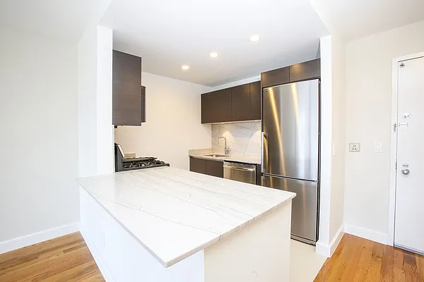 Rented by Stonehenge NYC LLC | media 2