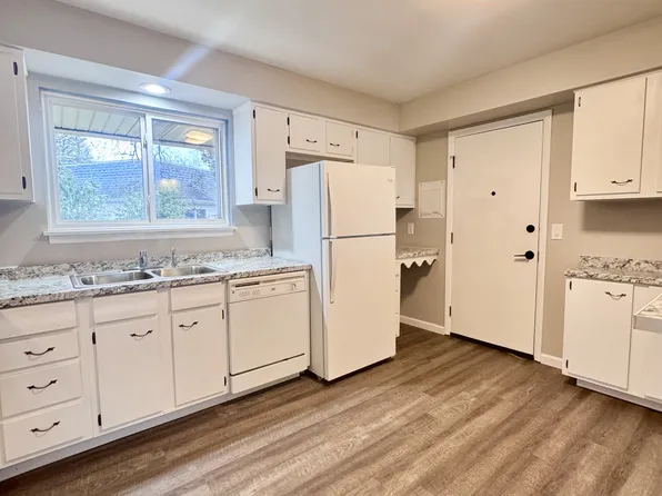 4493 S Buffalo St, Orchard Park, NY