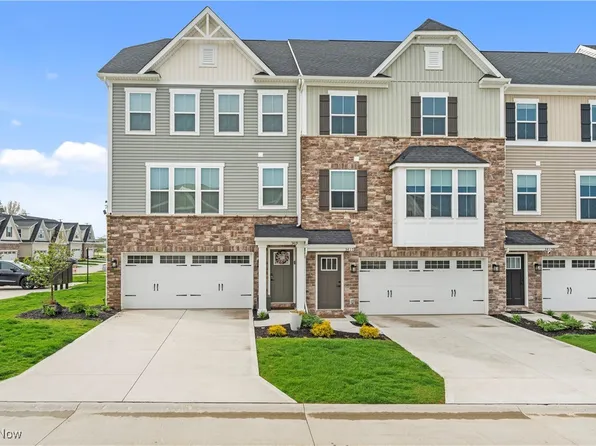 3419 Links Dr, Akron, OH 44333
