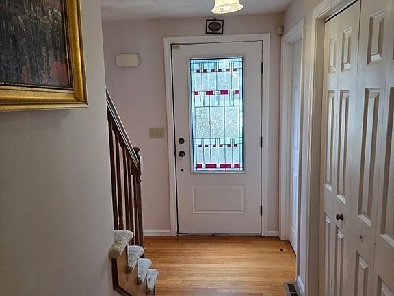 5th image of 599 Oakhill Ave