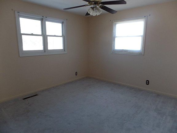 5th image of 2209 Sioux Dr