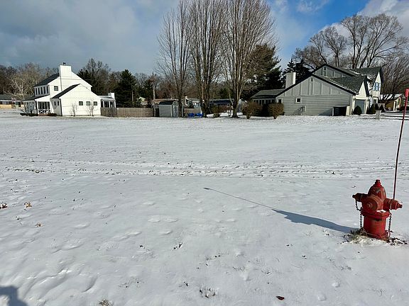 3rd image of 10597 Marquette Dr