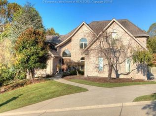 1072 Crestmont Rd, Hurricane, WV 25526