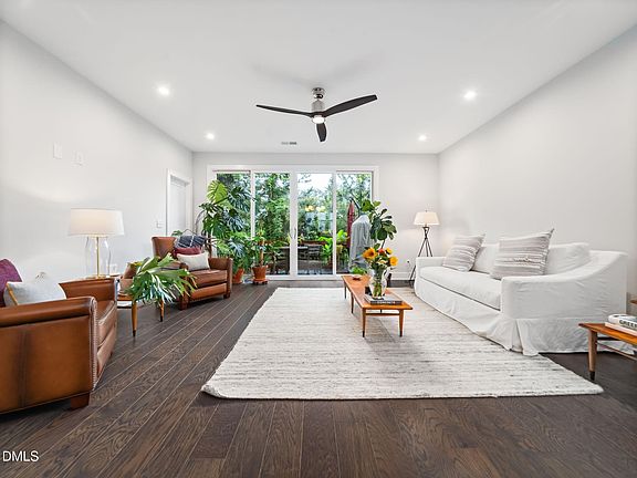 3rd image of 916 Waterside View Dr