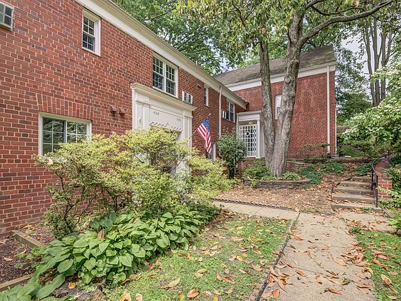 2nd image of 1628 Mount Eagle Pl