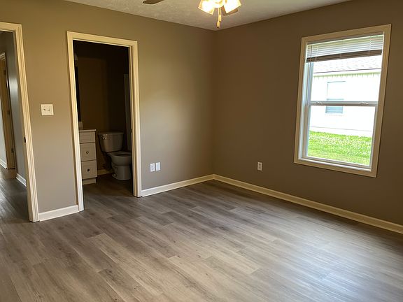 5th image of 486 Dana Ave
