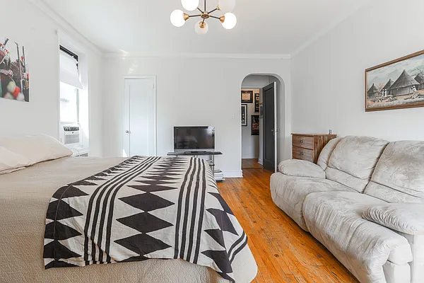 Sold by Compass | media 8