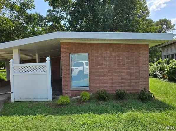 40 N 50th St, Belleville, IL 62226