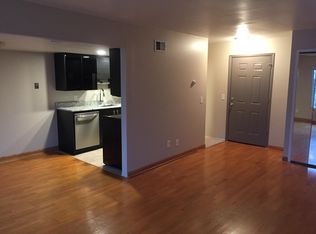 950 Ann St APT 303, Birmingham, MI 48009