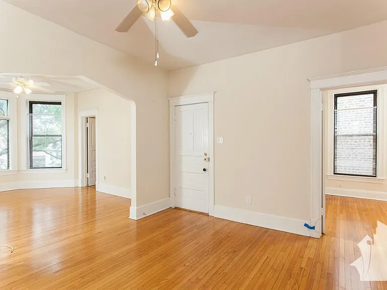 3525 N Wilton Ave #1F — Photo 3