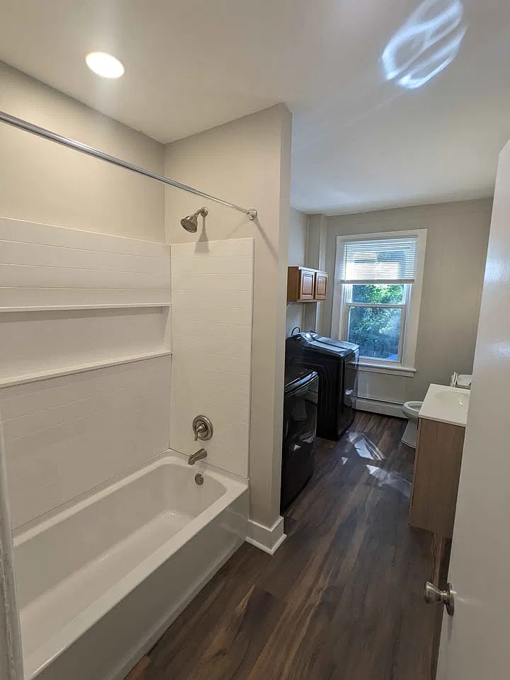 3 bed, 1500 sqft, $1,600 — Photo 4
