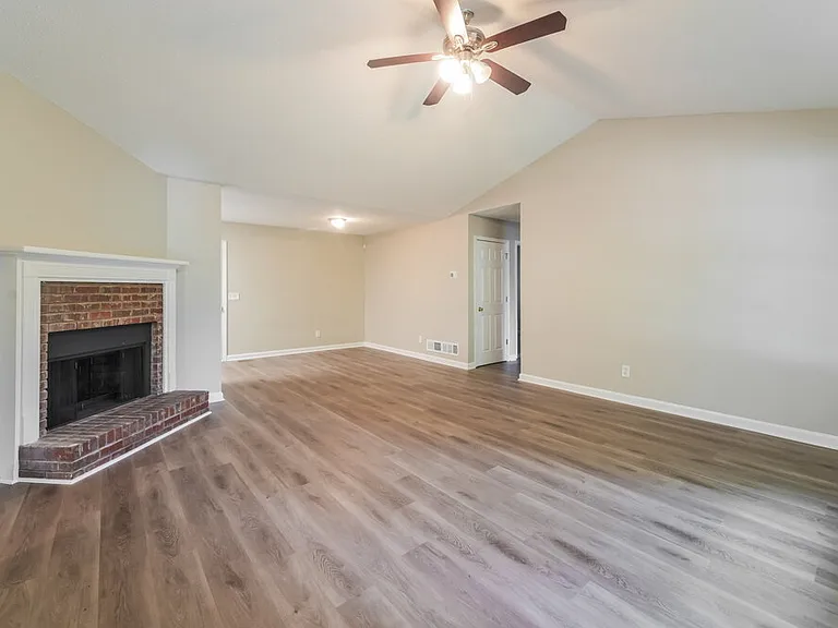 8889 Timmons Cir — Photo 3