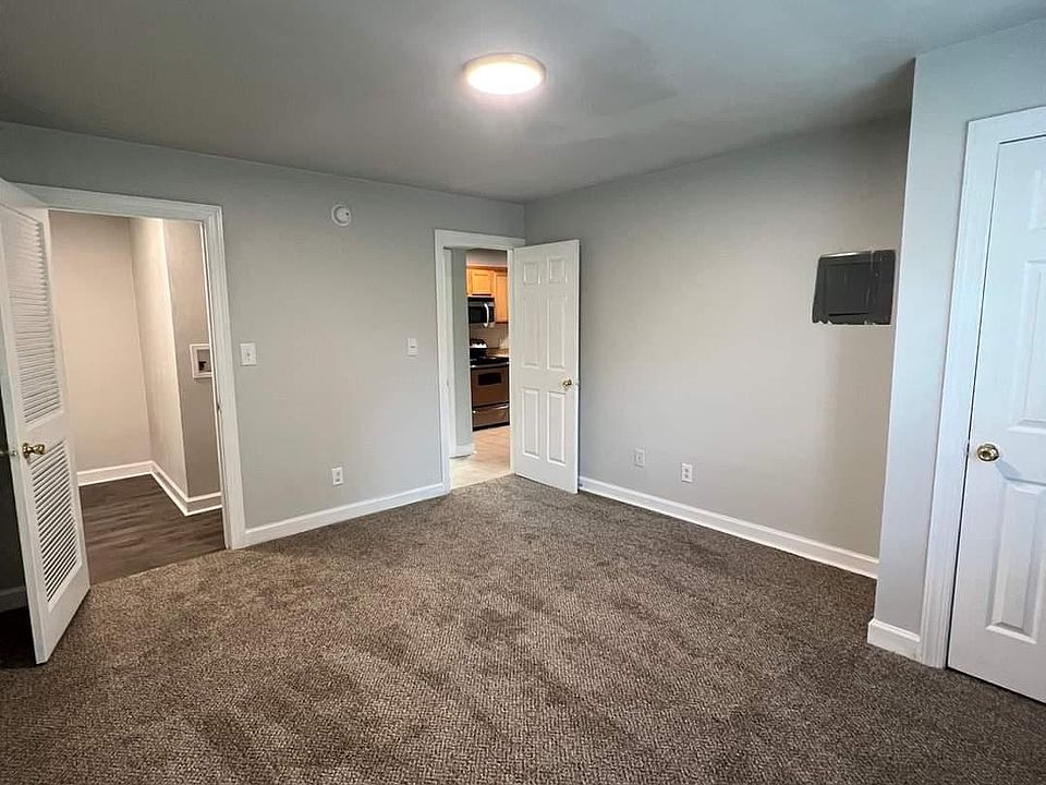 2nd image of 1564 N King St APT 3C