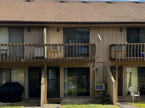 63 Aspen Colony APT 8, Fox Lake, IL 60020