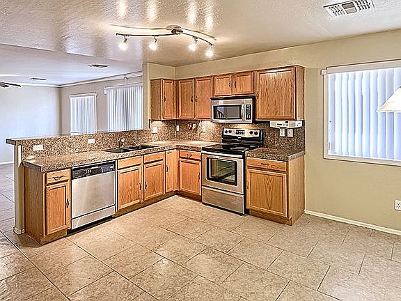 5th image of 10950 W Campbell Ave