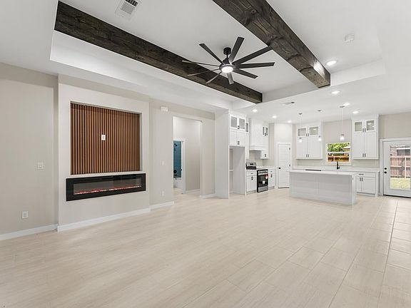 3rd image of 108 Parkside Dr
