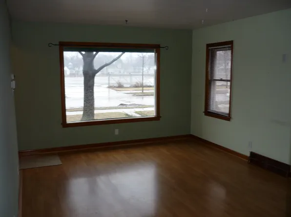 2921 N 81st St, Milwaukee, WI 53222
