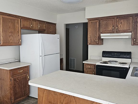 5th image of 714 SW Pinebrook Village Dr #714