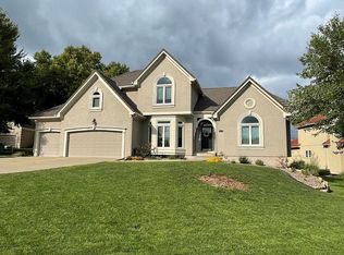 5520 NE Northgate Xing, Lees Summit, MO 64064