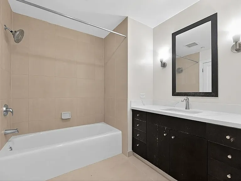 585 9th St #425 — Photo 9
