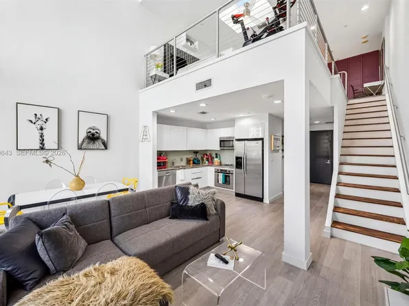 1050 Brickell Ave APT 420, Miami, FL 33131