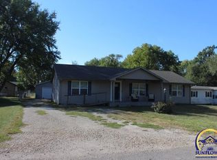 621 W North St, Carbondale, KS 66414