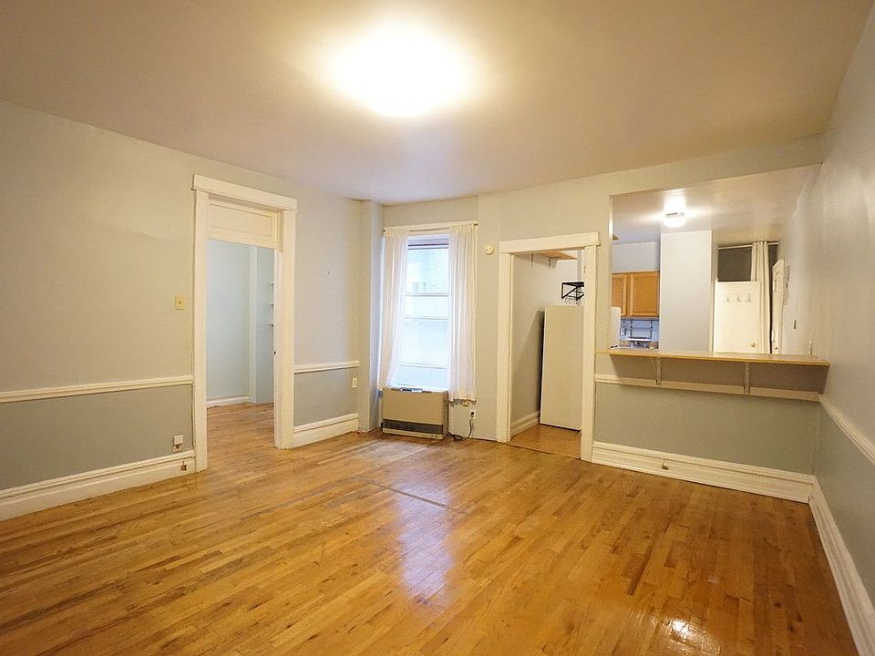 1st image of 370 Bedford Ave #7B