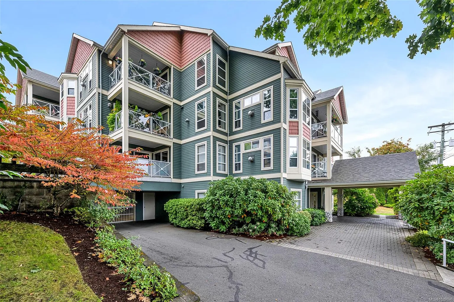 341 Ypres St #404 photo 1