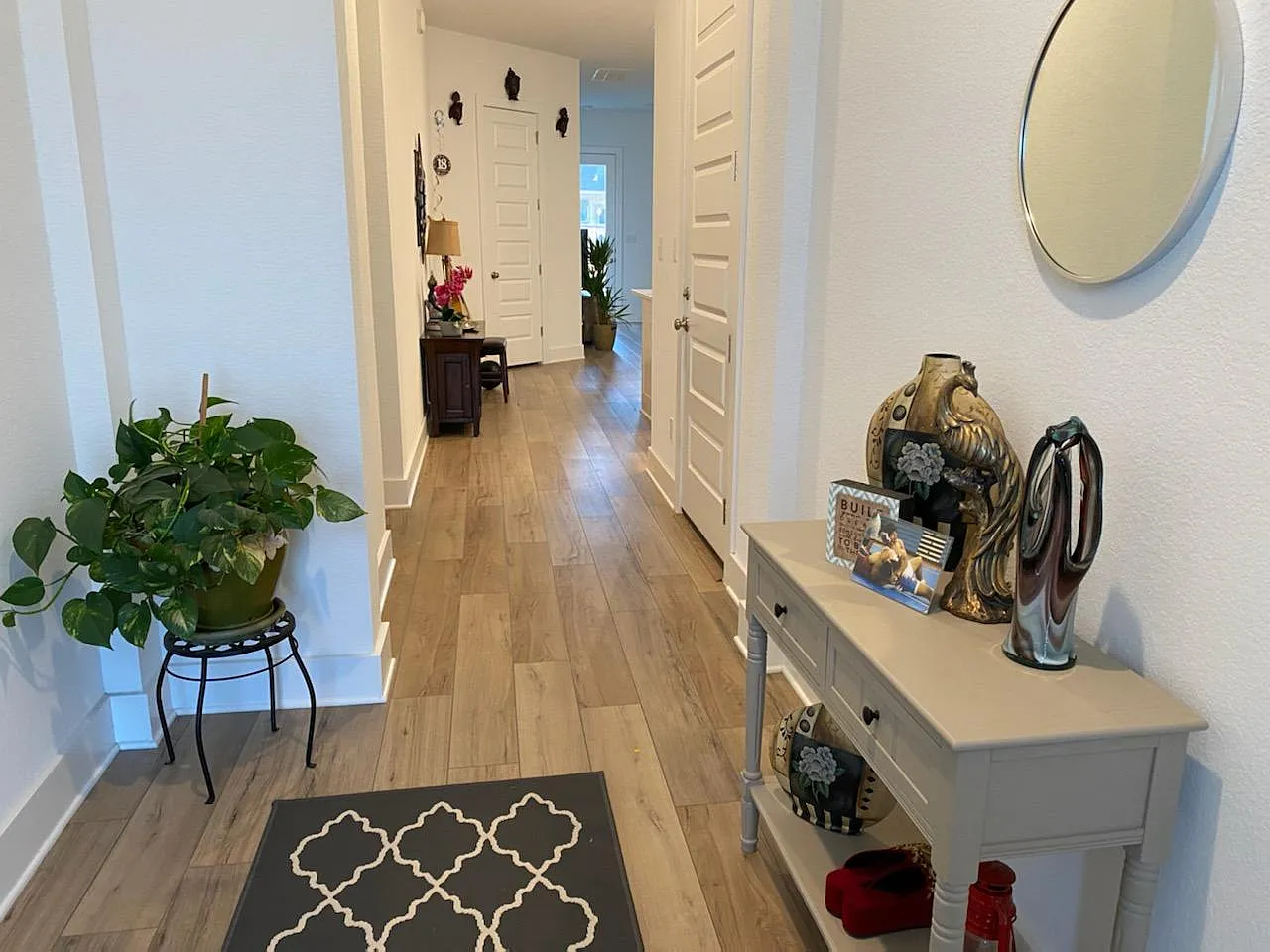 6 bed, 3.5 bath, 3200 sqft, $5,200 — Photo 3
