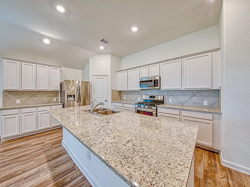 3031 Azalea Point